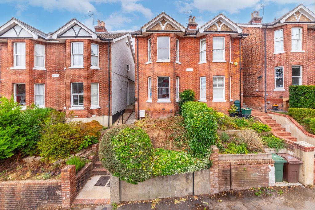 Property photo 1 of 30