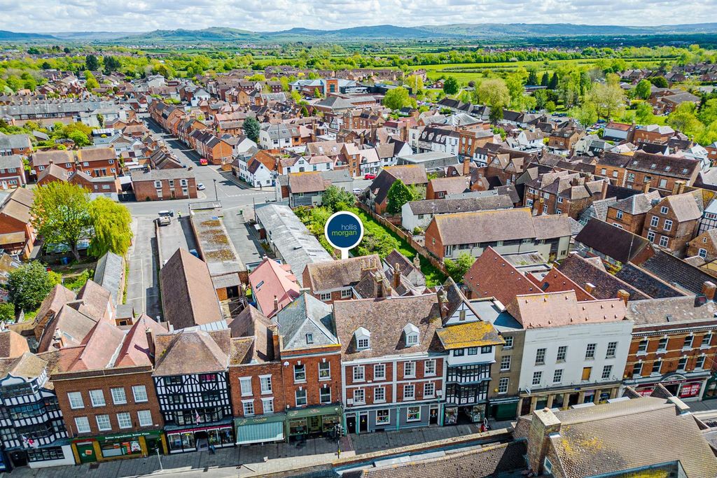 Property photo 1 of 47 Printers Court, 139 High Street, Tewkesbury, Glocu