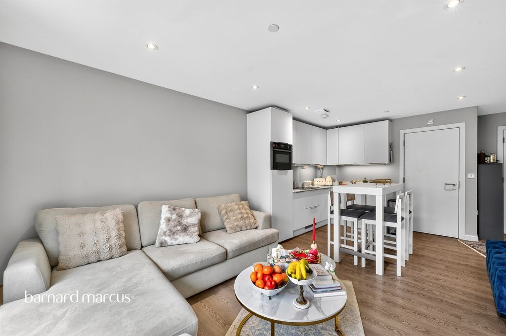 Property photo 2 of 9