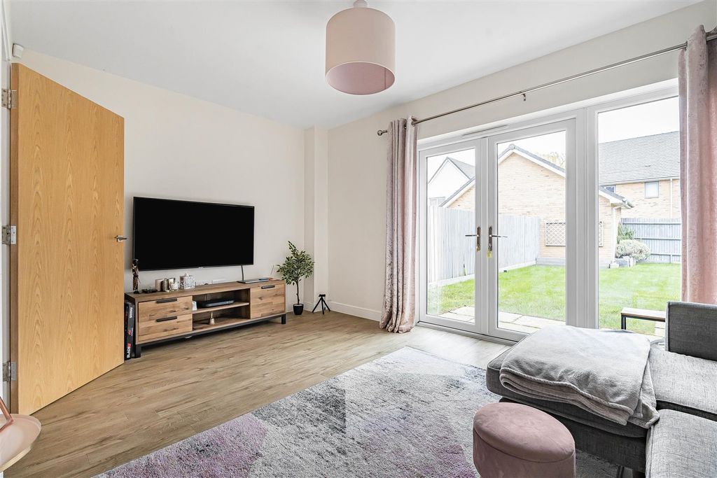 Property photo 3 of 22 Living Room