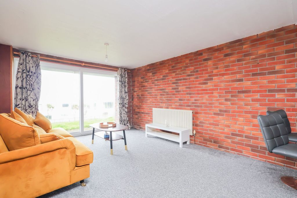 Property photo 2 of 12 Lounge Area