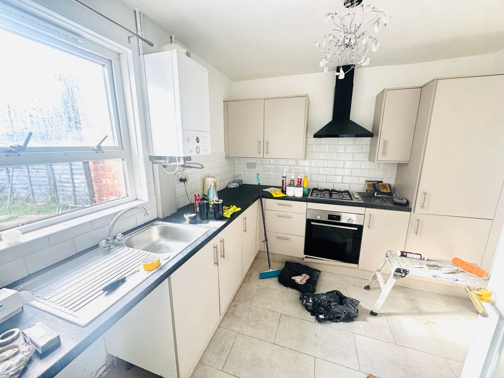 Property photo 2 of 8 Image