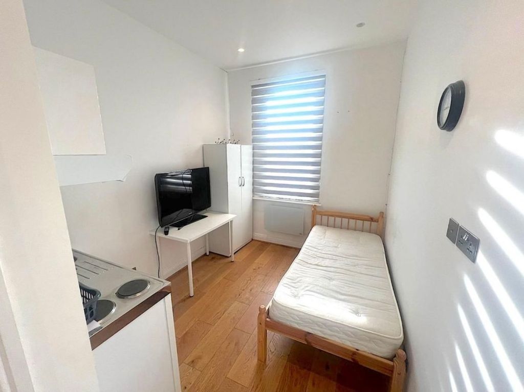 Property photo 2 of 3