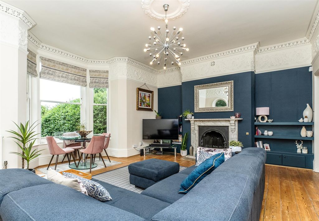 Property photo 2 of 18