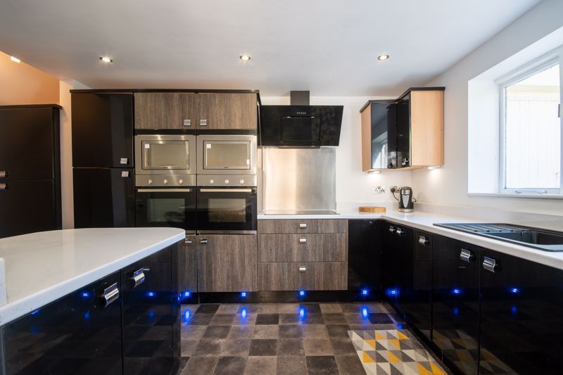 Property photo 2 of 15 Photo 8