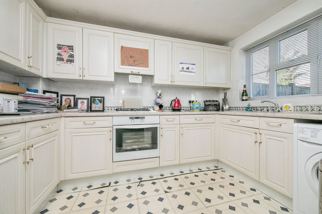 Property photo 2 of 15