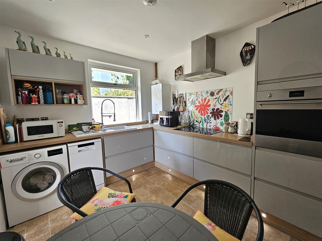 Property photo 3 of 19 Kitchen Diner (2).Jpg