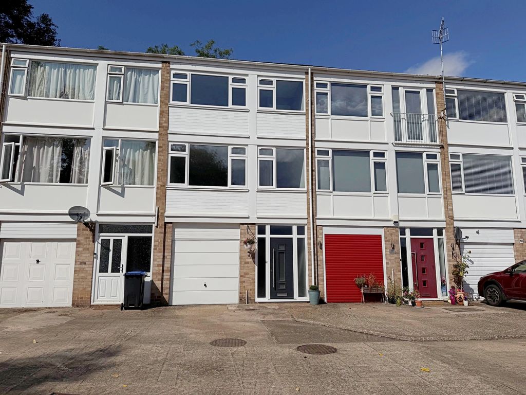 Property photo 1 of 17 Front
