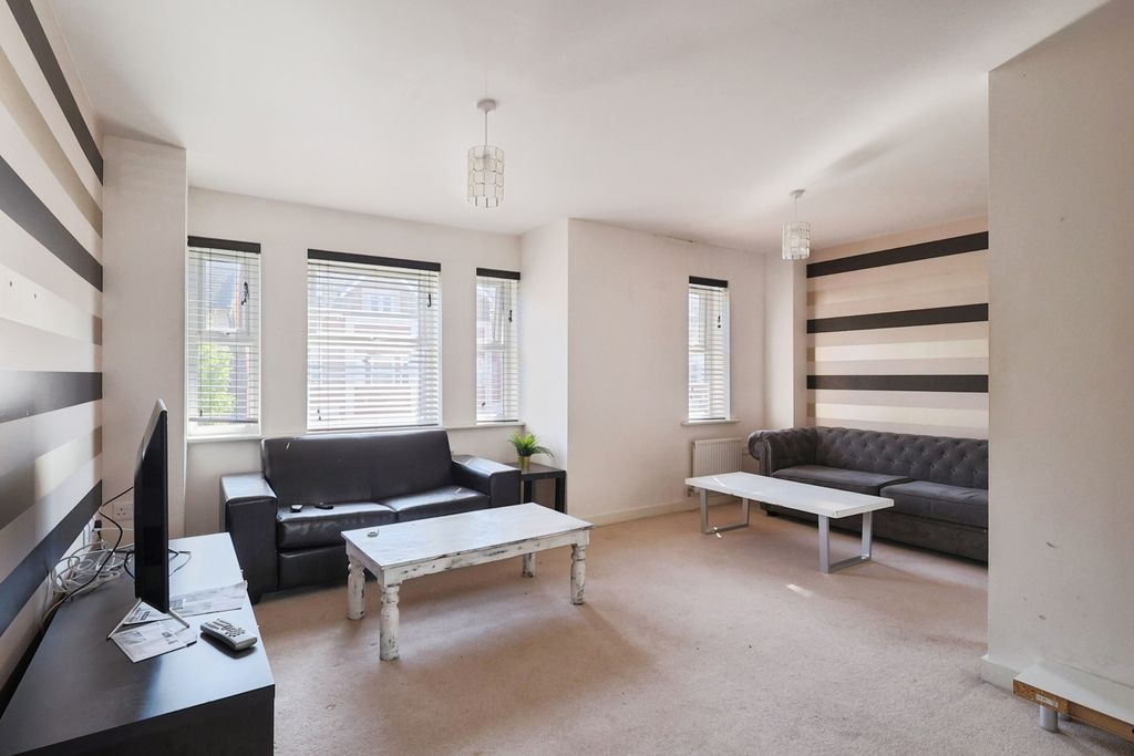 Property photo 2 of 17 Photo