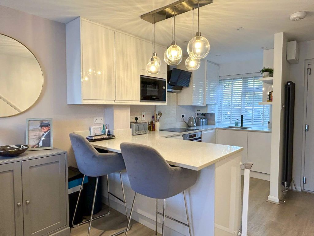Property photo 3 of 10 Kitchen Area For 167 Fleetham Gardens.Jpg