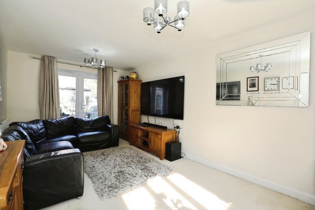 Property photo 3 of 20 Pbox-Img.Jpg