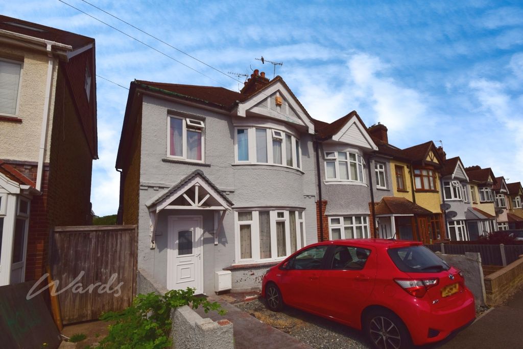 Property photo 1 of 11 Featherby Front