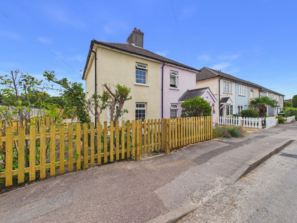 Property photo 1 of 13 Charming Two-Bedroom Cottage In The Heart Of Warsash With Garage & Off-Road Parking