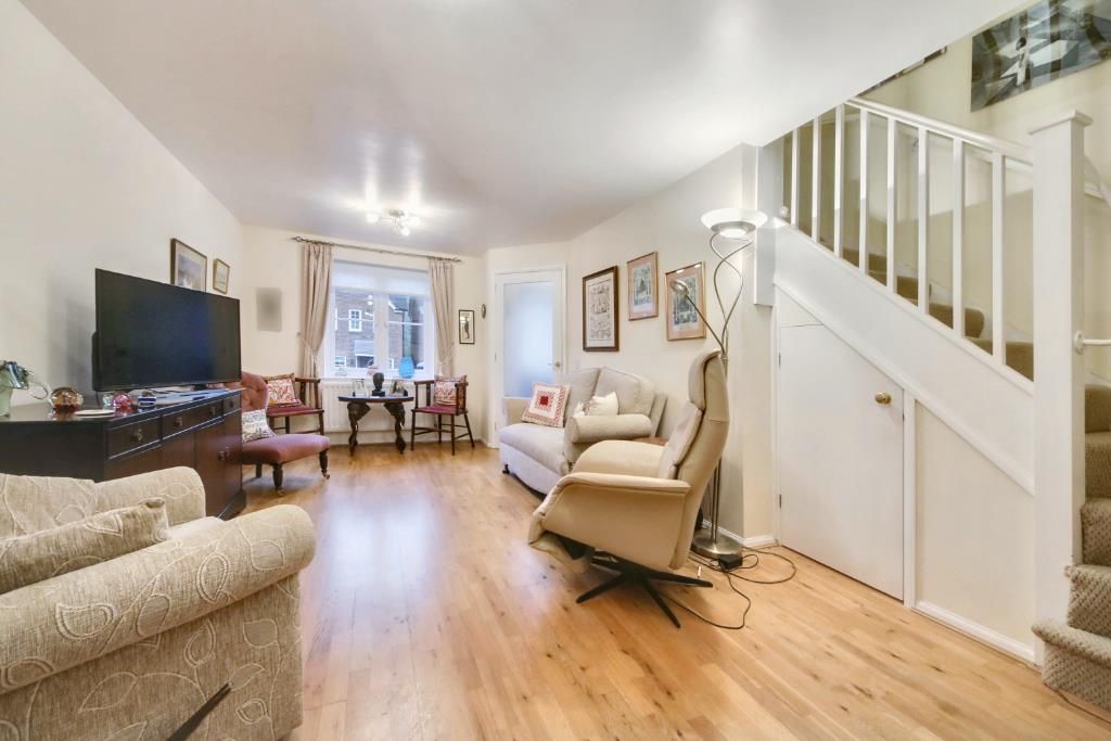 Property photo 3 of 10 Lounge (Portal Size).Jpg
