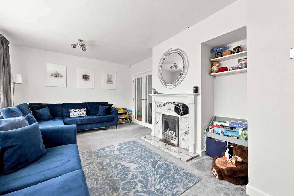 Property photo 2 of 27 1000155271