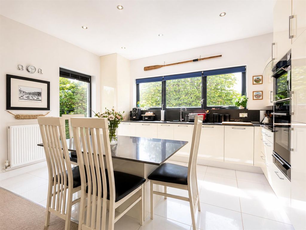 Additional image 4 of 2 bed flat for saleSt. Marys Drive, Brixham TQ5