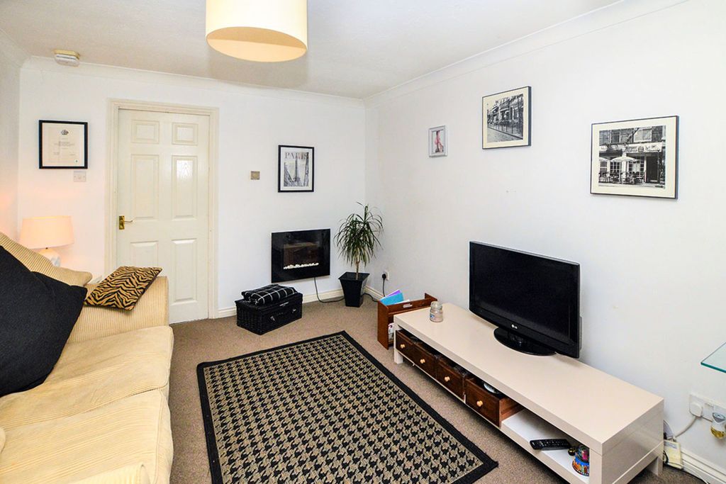 Property photo 3 of 7 Main Page