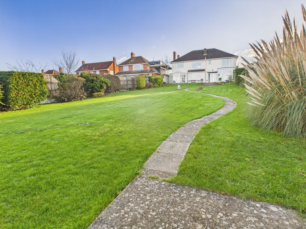 Property photo 2 of 31