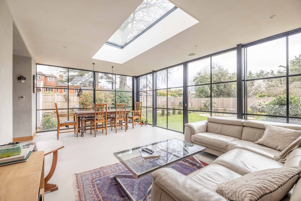 Property photo 2 of 21