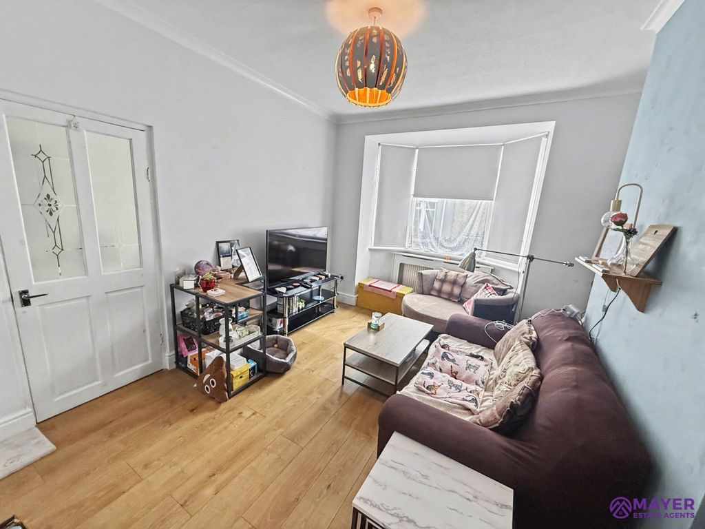 Property photo 3 of 13