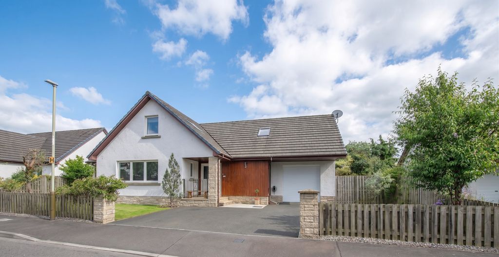 Property photo 1 of 38