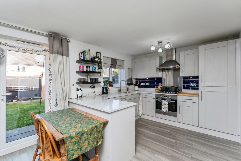 Property photo 2 of 27 Pbox-Img.Jpg