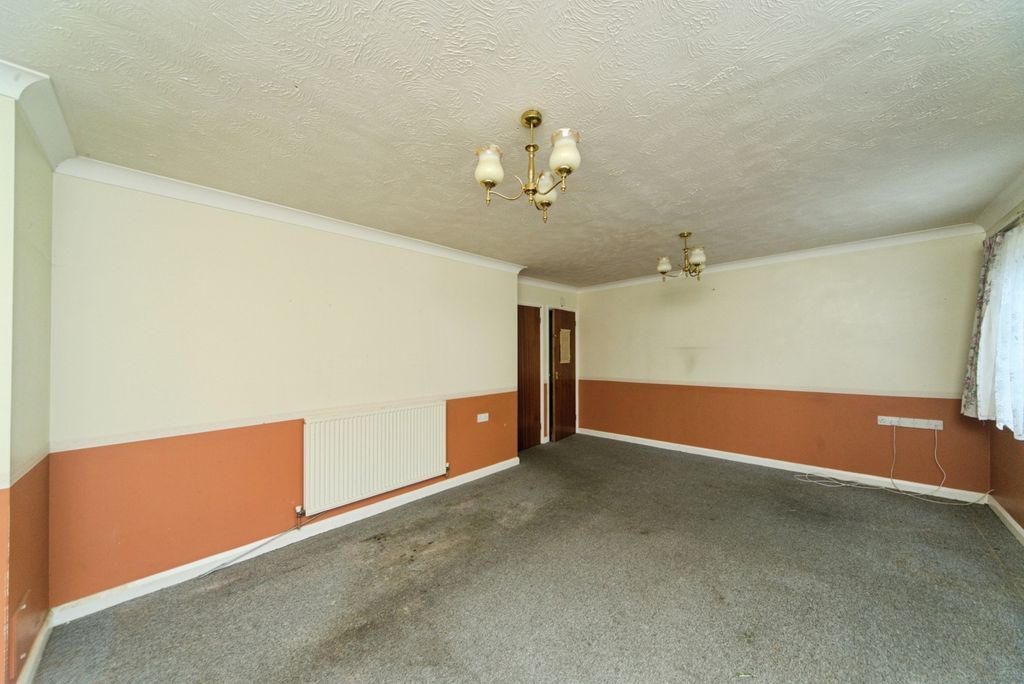 Property photo 3 of 17 Photo