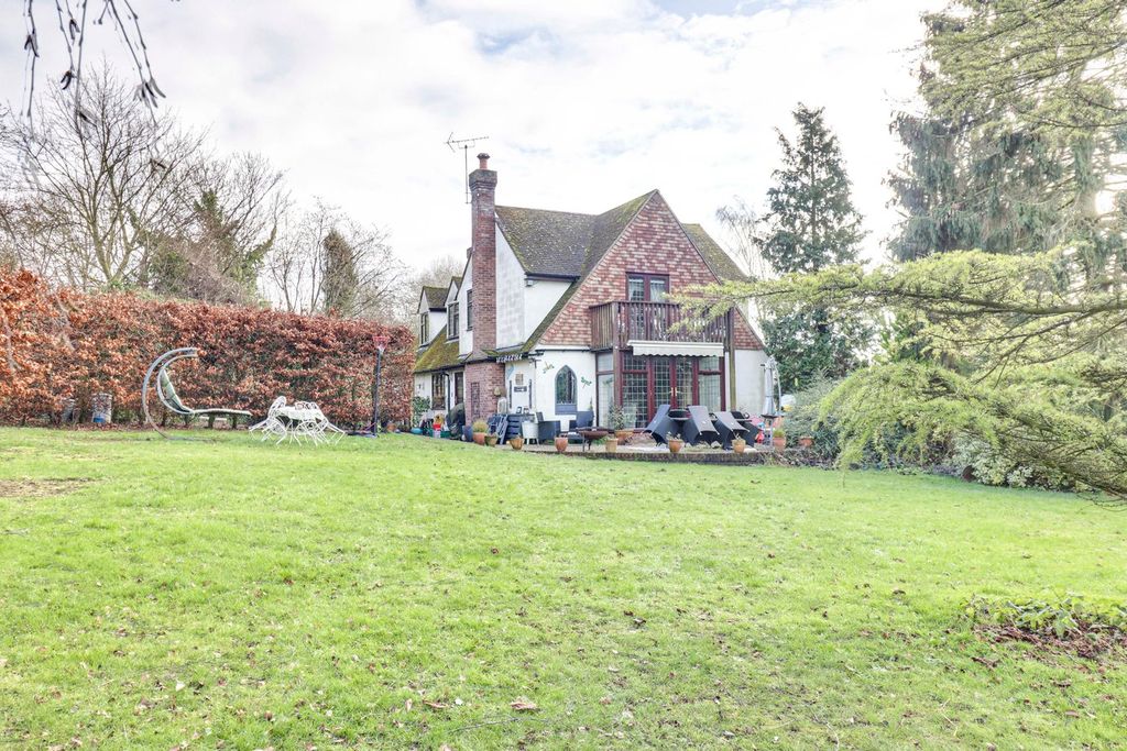 Property photo 2 of 24