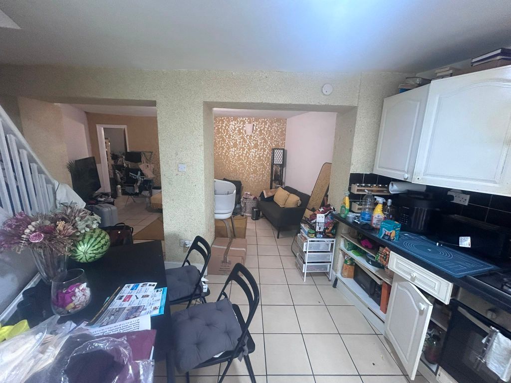 Property photo 2 of 5 Open Plan Kicthen