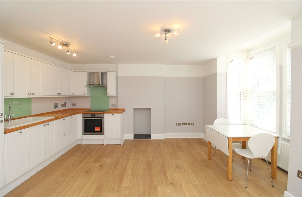 Property photo 2 of 9 Picture No. 20