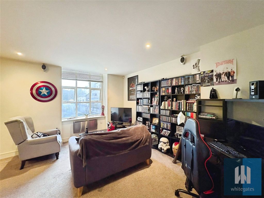 Property photo 2 of 14 Picture No. 21