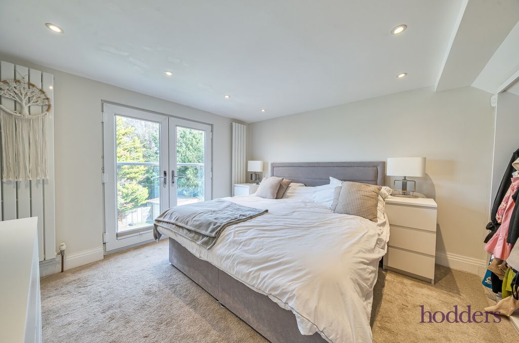 Property photo 2 of 21 0Ad652B6-c145-447...