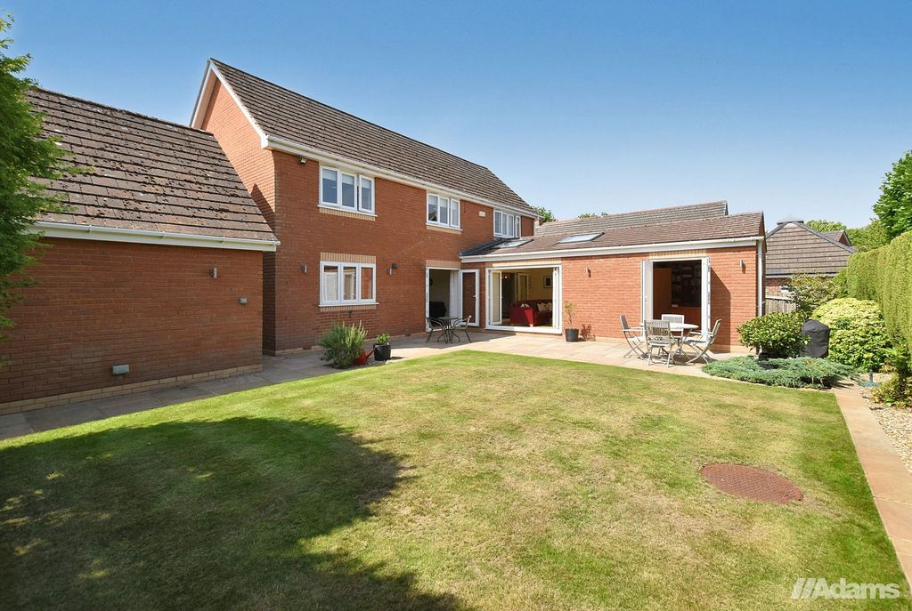 Property photo 2 of 32