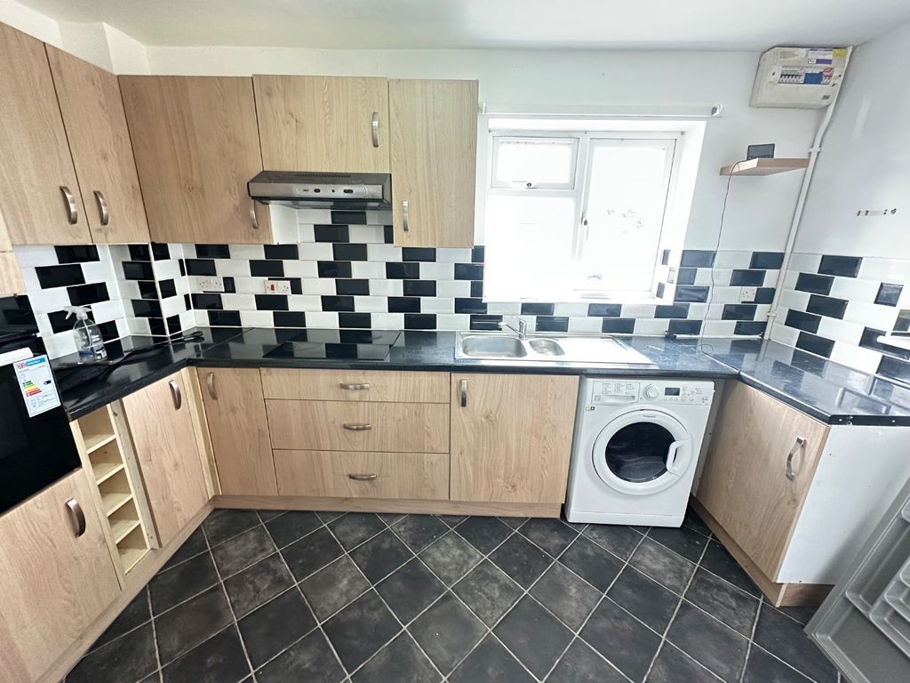 Property photo 2 of 9 5097671