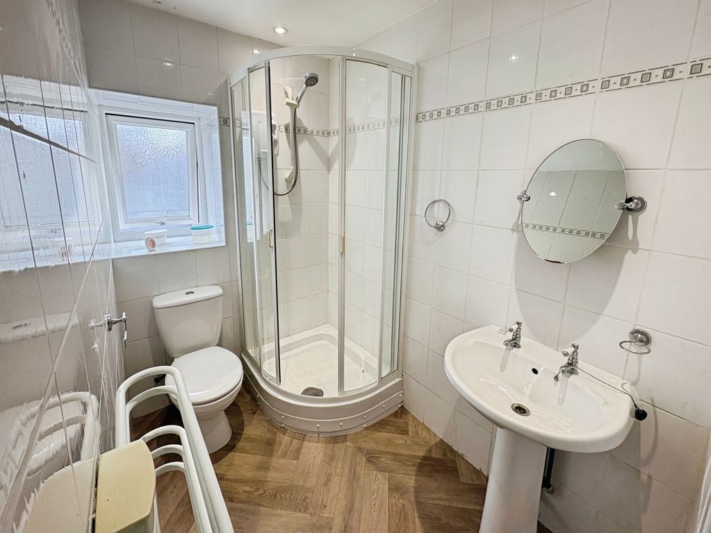 Property photo 3 of 12 Bathroom