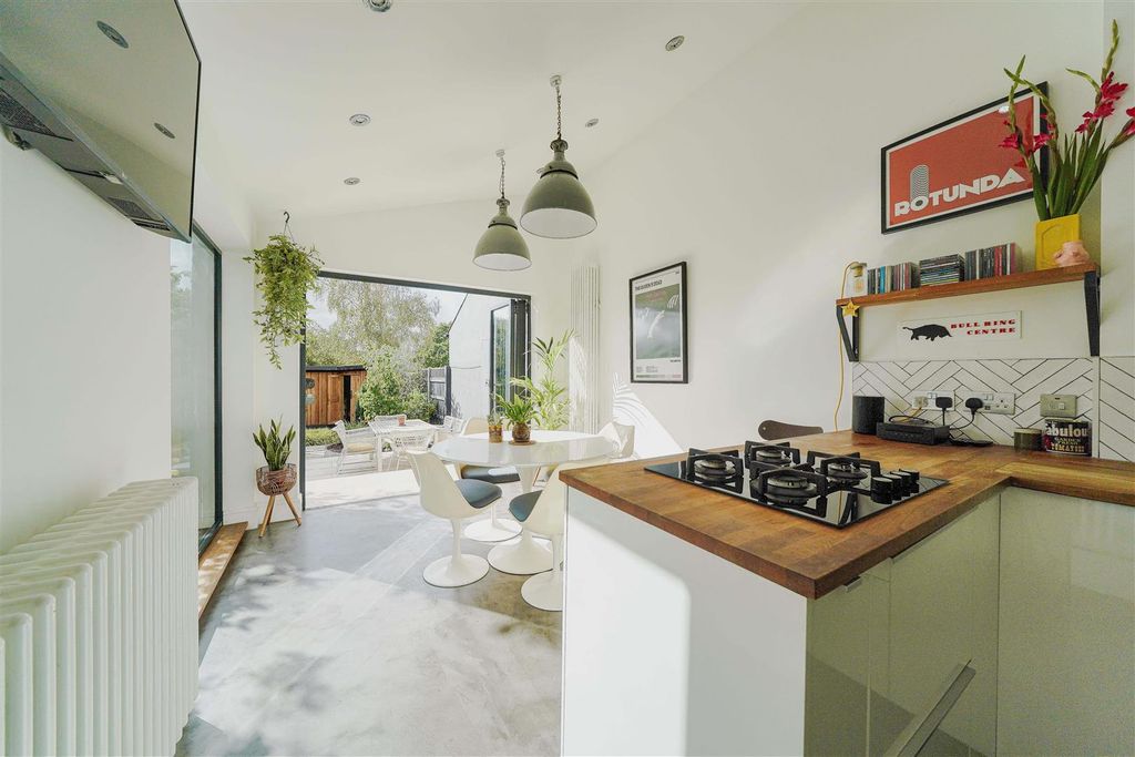 Property photo 2 of 46 Dining Kitchen