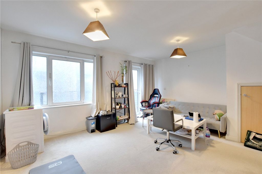 Property photo 2 of 11 Picture No. 02