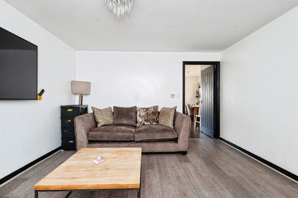 Property photo 2 of 16 Pbox-Img.Jpg