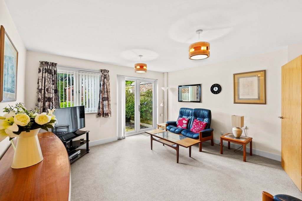 Property photo 3 of 17