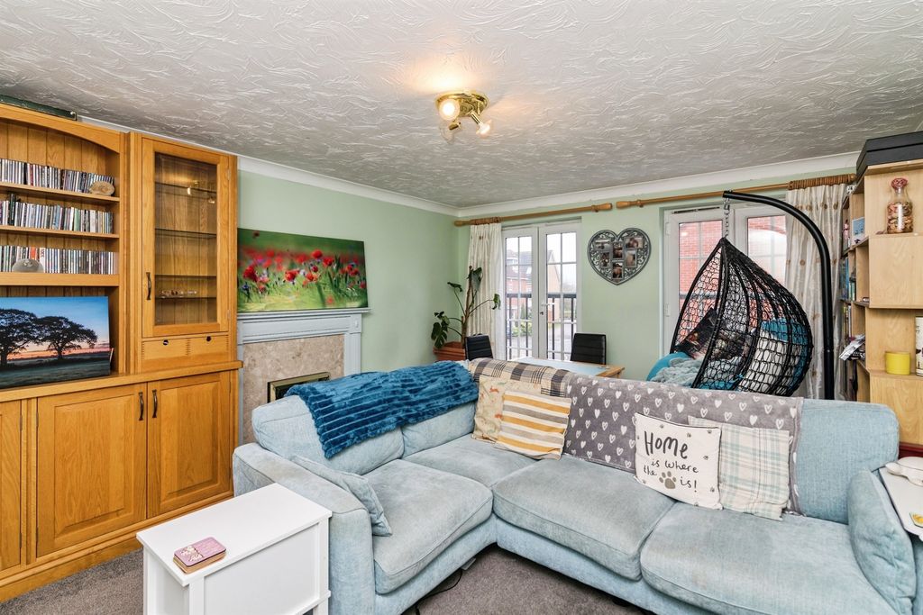 Property photo 3 of 19