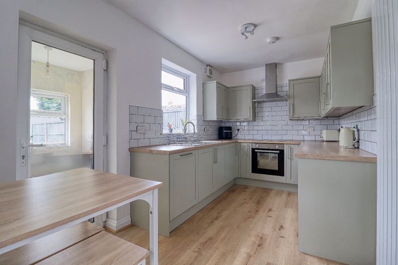 Property photo 2 of 11 Kitchen