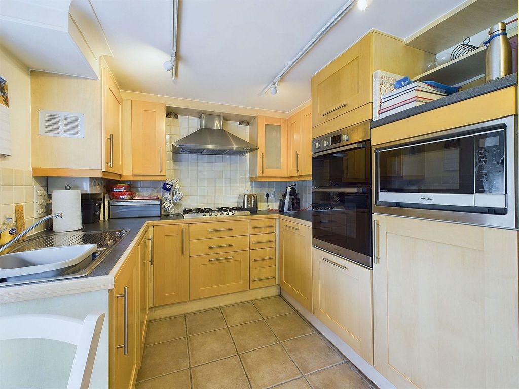 Property photo 2 of 16