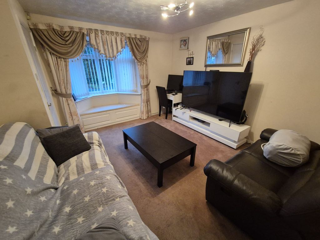 Property photo 2 of 10 Lounge