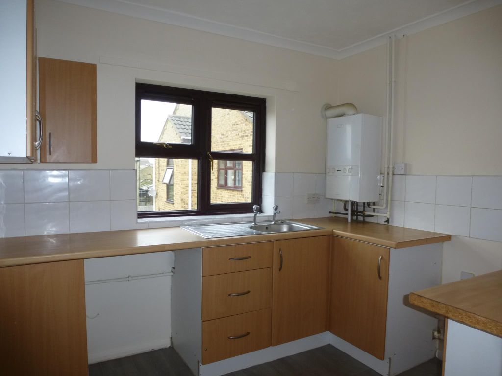 Property photo 2 of 7 Kitchen