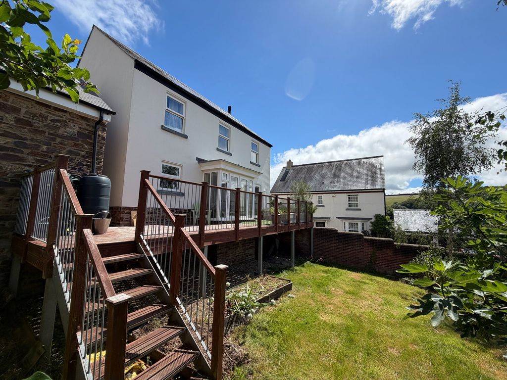 Property photo 3 of 13
