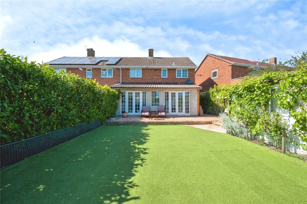 Property photo 2 of 17 Picture No. 27