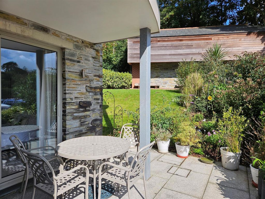Property photo 1 of 20 Courtyard (2).Jpg