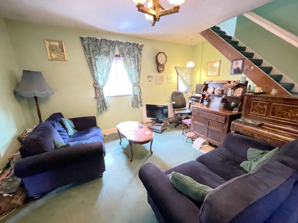 Property photo 3 of 10