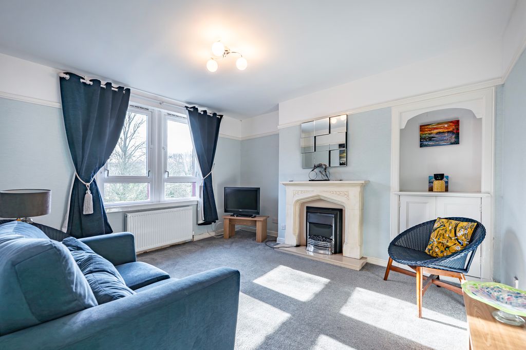 Property photo 2 of 31