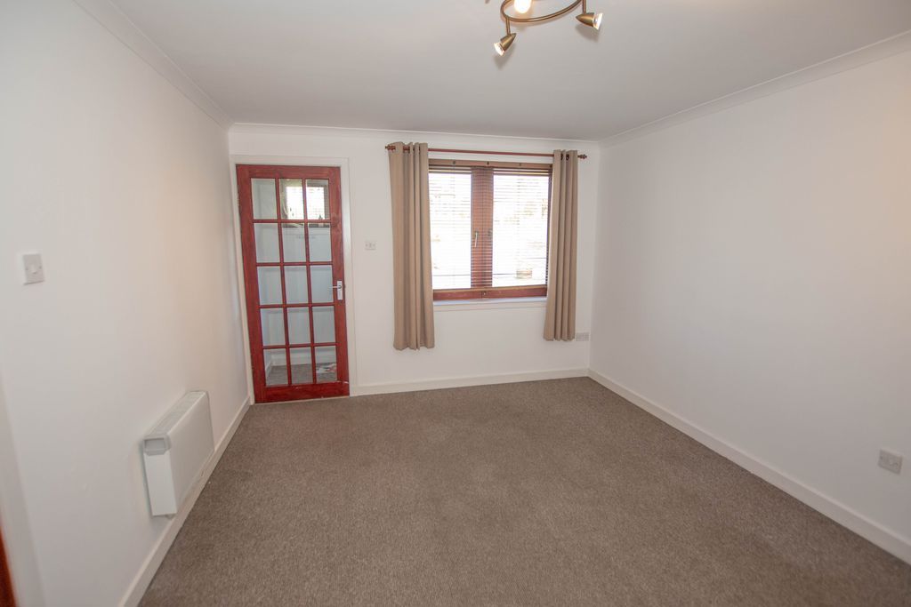 Property photo 3 of 9 Photo 3